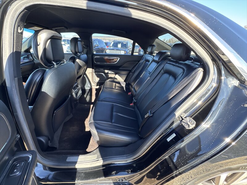 2017 Lincoln Continental Premiere - Photo 10 - Brainerd, MN 56401