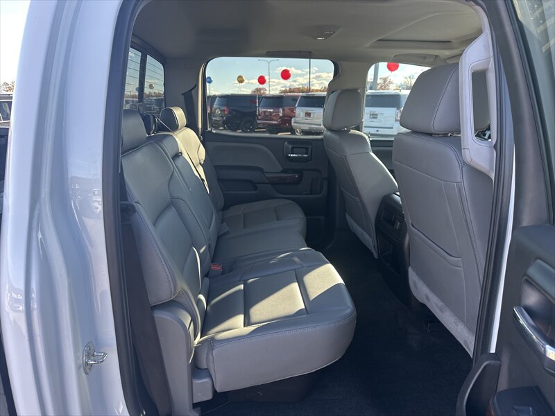 2018 GMC Sierra 1500 SLT - Photo 7 - Brainerd, MN 56401