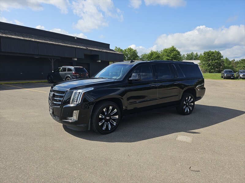 2017 Cadillac Escalade Premium Luxury  ESV