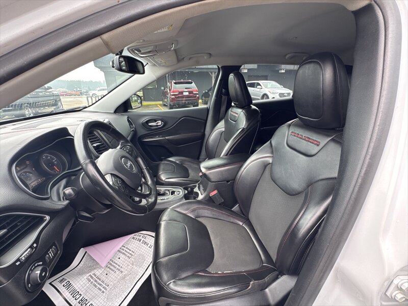 2019 Jeep Cherokee Trailhawk - Photo 6 - Brainerd, MN 56401