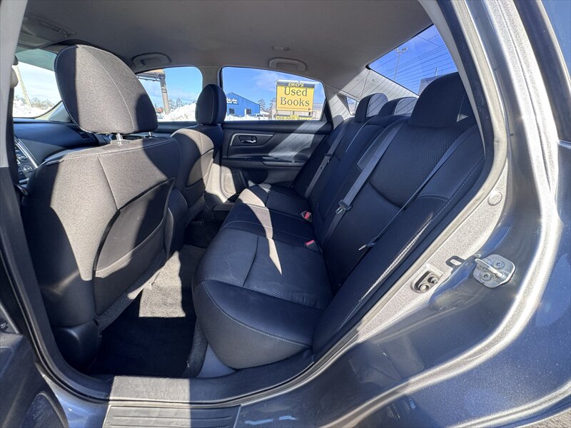 2017 Nissan Altima SR - Photo 16 - Brainerd, MN 56401