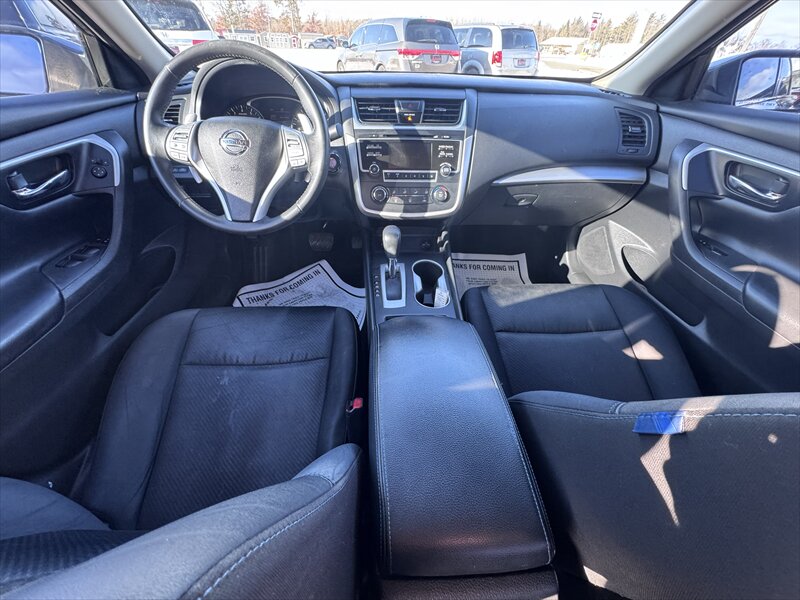 2017 Nissan Altima SR - Photo 10 - Brainerd, MN 56401