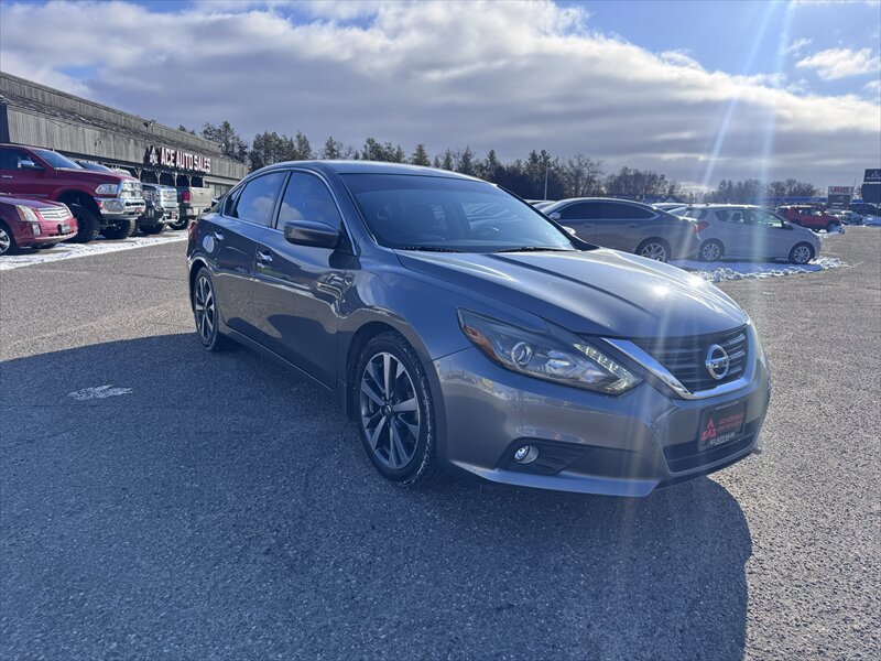 2017 Nissan Altima SR - Photo 2 - Brainerd, MN 56401