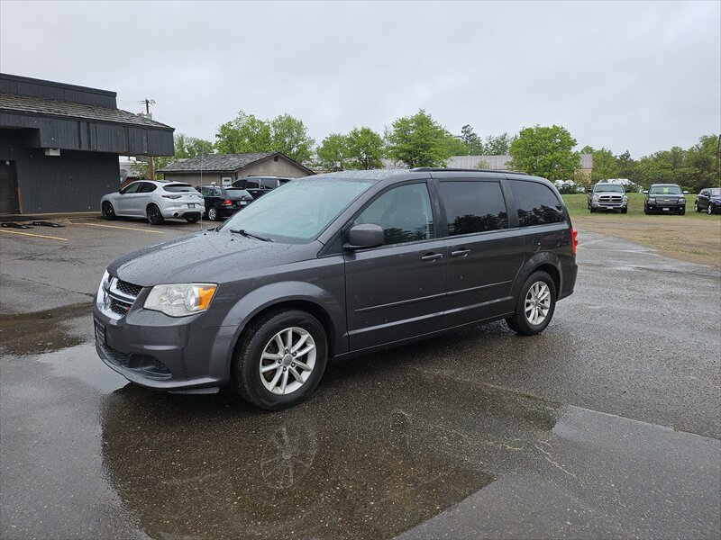 2016 Dodge Grand Caravan SXT   - Photo 1 - Brainerd, MN 56401