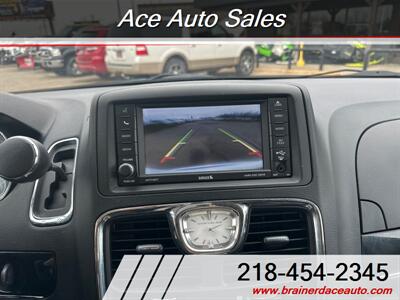2014 Chrysler Town & Country Touring-L   - Photo 12 - Brainerd, MN 56401