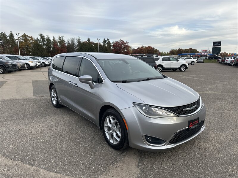 2018 Chrysler Pacifica Touring Plus - Photo 2 - Brainerd, MN 56401