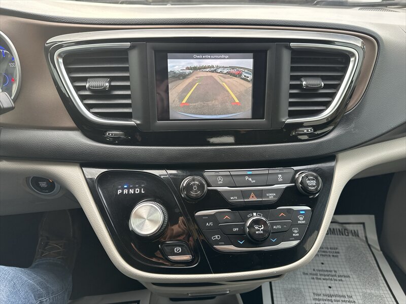 2018 Chrysler Pacifica Touring Plus - Photo 12 - Brainerd, MN 56401