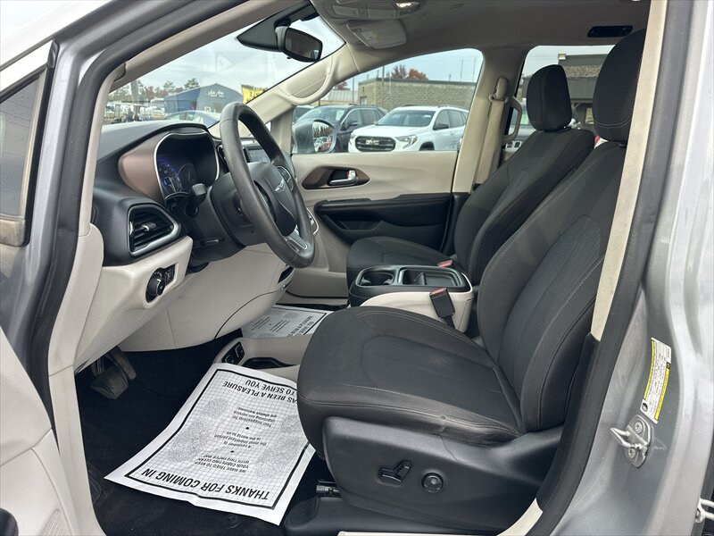 2018 Chrysler Pacifica Touring Plus - Photo 10 - Brainerd, MN 56401