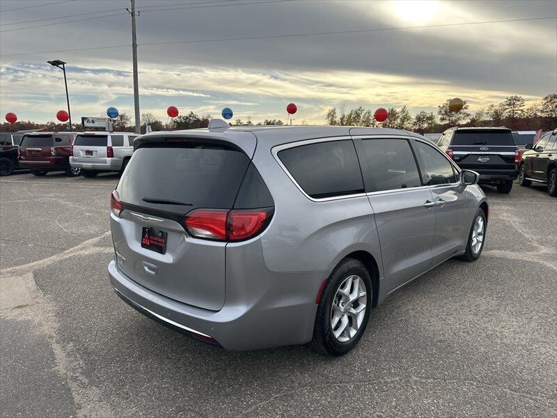 2018 Chrysler Pacifica Touring Plus - Photo 3 - Brainerd, MN 56401