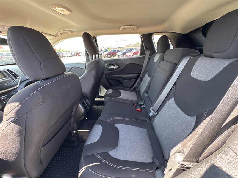 2016 Jeep Cherokee Latitude - Photo 9 - Brainerd, MN 56401