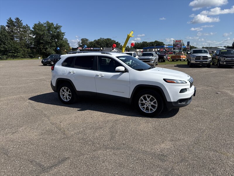2016 Jeep Cherokee Latitude - Photo 2 - Brainerd, MN 56401