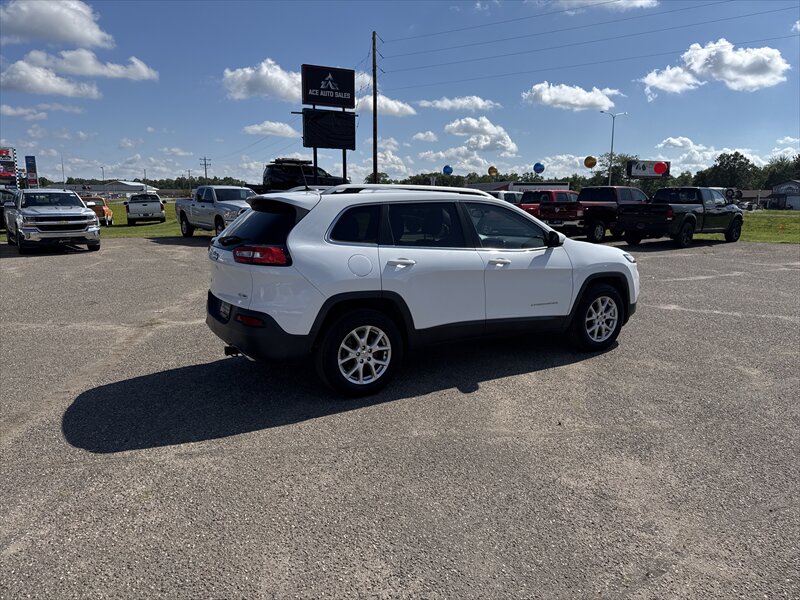 2016 Jeep Cherokee Latitude - Photo 3 - Brainerd, MN 56401
