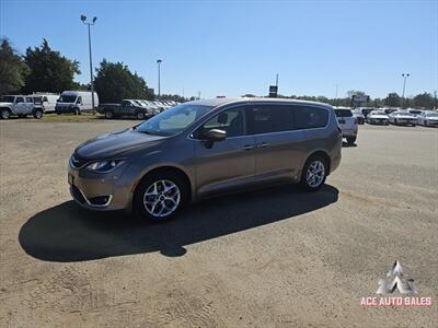 2017 Chrysler Pacifica Touring L Van