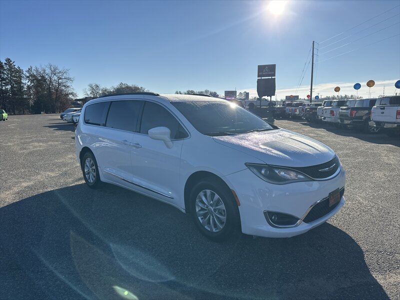 2017 Chrysler Pacifica Touring Plus  