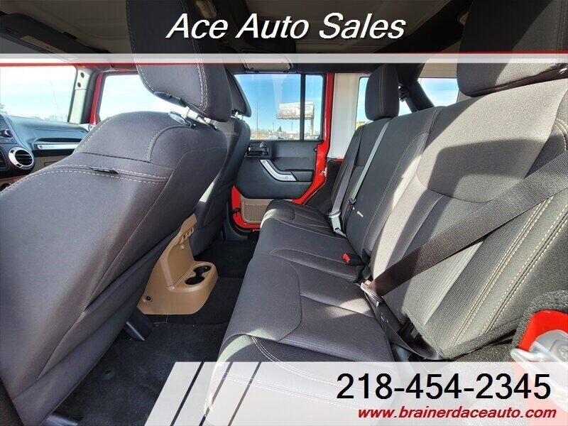 2017 Jeep Wrangler Unlimited Rubicon - Photo 6 - Brainerd, MN 56401