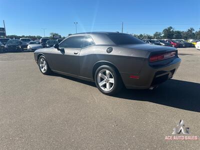 2013 Dodge Challenger SXT   - Photo 4 - Brainerd, MN 56401