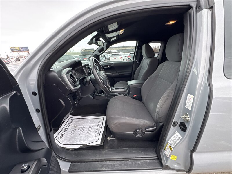 2018 Toyota Tacoma SR5 V6 - Photo 10 - Brainerd, MN 56401