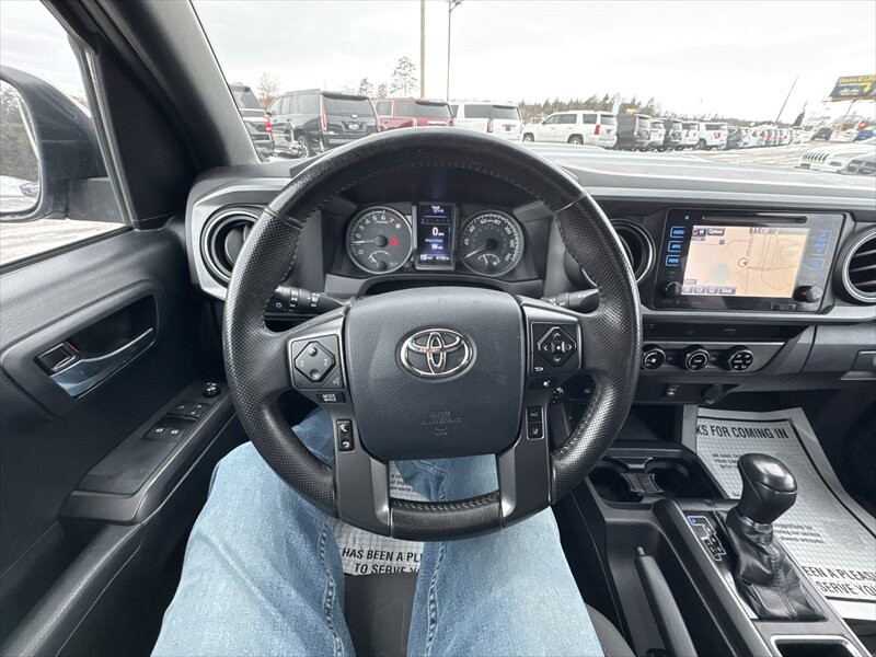 2018 Toyota Tacoma SR5 V6 - Photo 12 - Brainerd, MN 56401