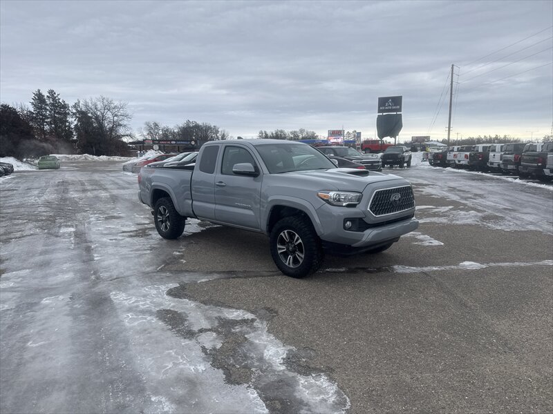 2018 Toyota Tacoma SR5 V6  