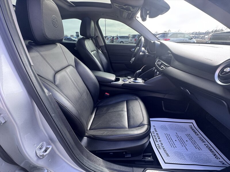 2021 Alfa Romeo Giulia Ti - Photo 10 - Brainerd, MN 56401