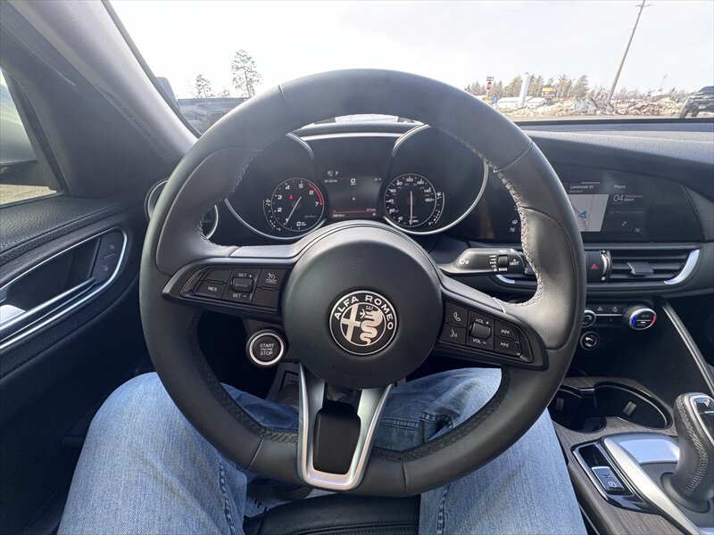 2021 Alfa Romeo Giulia Ti - Photo 12 - Brainerd, MN 56401