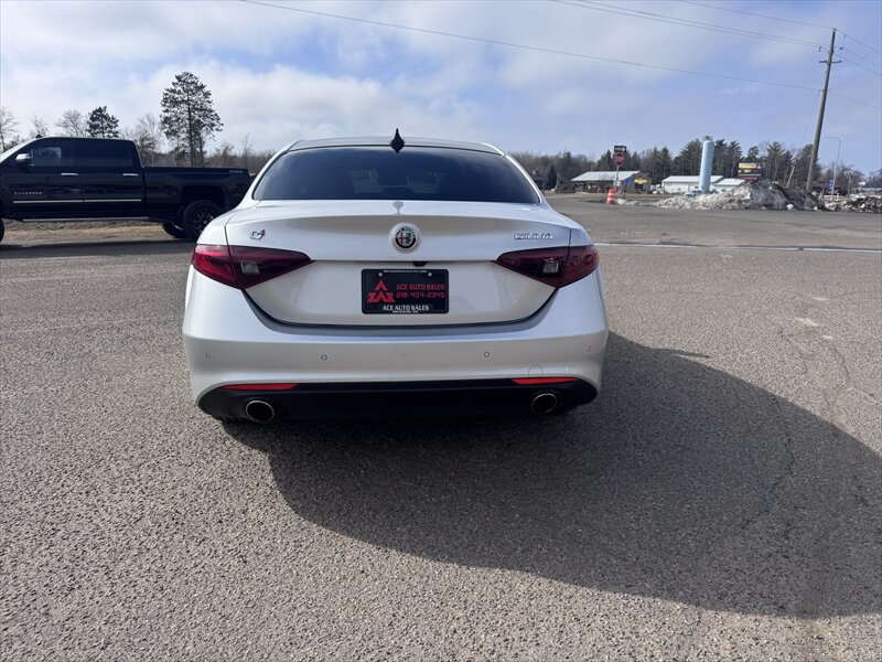 2021 Alfa Romeo Giulia Ti - Photo 8 - Brainerd, MN 56401