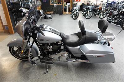 2023 Harley-Davidson Street Glide   - Photo 5 - Kingman, KS 67068