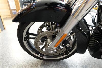 2017 Harley-Davidson Road Glide   - Photo 29 - Kingman, KS 67068