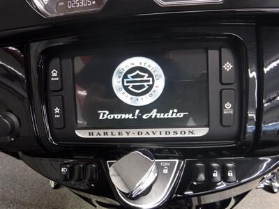 2017 Harley-Davidson Street Glide CVO   - Photo 17 - Kingman, KS 67068