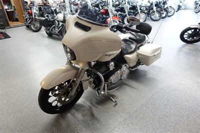2014 Harley-Davidson Street Glide Special   - Photo 4 - Kingman, KS 67068