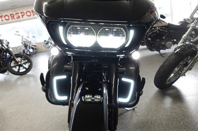 2021 Harley-Davidson Road Glide Limited   - Photo 2 - Kingman, KS 67068