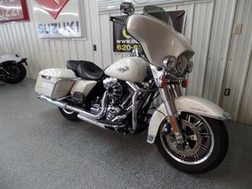 2015 Harley-Davidson Road King Standard   - Photo 2 - Kingman, KS 67068