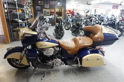 2016 Indian Roadmaster Springfield Blue and Ivory Cream   - Photo 5 - Kingman, KS 67068
