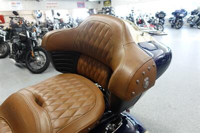 2016 Indian Roadmaster Springfield Blue and Ivory Cream   - Photo 25 - Kingman, KS 67068