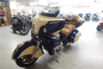 2016 Indian Roadmaster Springfield Blue and Ivory Cream   - Photo 4 - Kingman, KS 67068