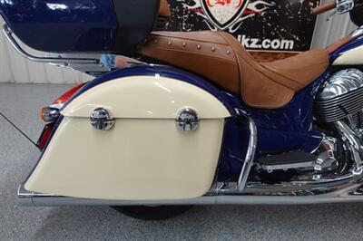 2016 Indian Roadmaster Springfield Blue and Ivory Cream   - Photo 8 - Kingman, KS 67068