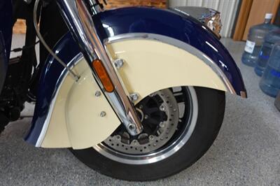 2016 Indian Roadmaster Springfield Blue and Ivory Cream   - Photo 11 - Kingman, KS 67068