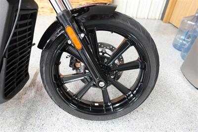 2024 Indian Scout Rogue Sixty   - Photo 9 - Kingman, KS 67068