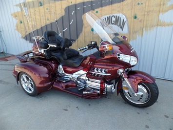 2005 Honda Gold Wing 1800 Trike Hannigan IRS   - Photo 2 - Kingman, KS 67068