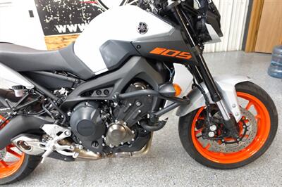 2020 Yamaha MT-09   - Photo 10 - Kingman, KS 67068