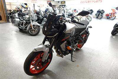 2020 Yamaha MT-09   - Photo 4 - Kingman, KS 67068