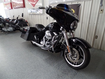 2013 Harley-Davidson Street Glide   - Photo 2 - Kingman, KS 67068