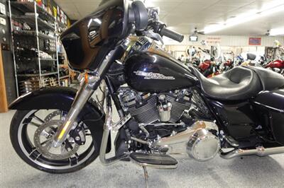 2019 Harley-Davidson Street Glide - Photo 27 - Kingman, KS 67068