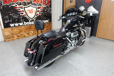 2017 Harley-Davidson Street Glide   - Photo 8 - Kingman, KS 67068