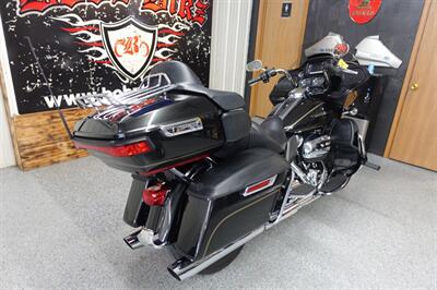 2017 Harley-Davidson Road Glide Ultra   - Photo 10 - Kingman, KS 67068