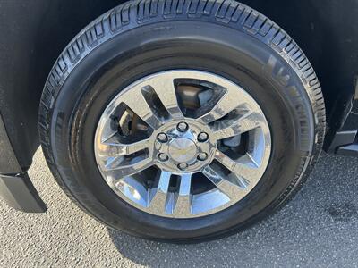 2017 Chevrolet Suburban LT   - Photo 23 - Riverside, CA 92508