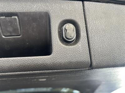 2017 Chevrolet Suburban LT   - Photo 13 - Riverside, CA 92508