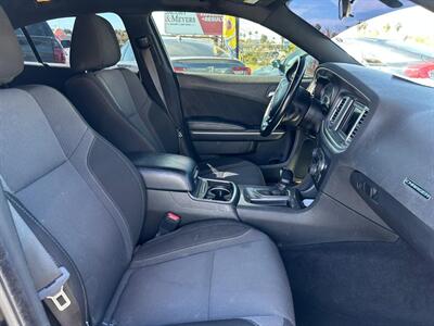 2022 Dodge Charger SXT   - Photo 12 - Riverside, CA 92508