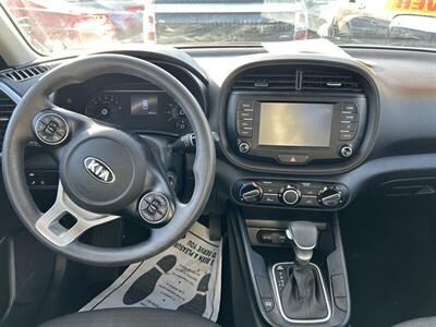 2021 Kia Soul S   - Photo 23 - Riverside, CA 92508