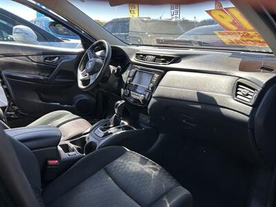 2019 Nissan Rogue SV   - Photo 35 - Riverside, CA 92508